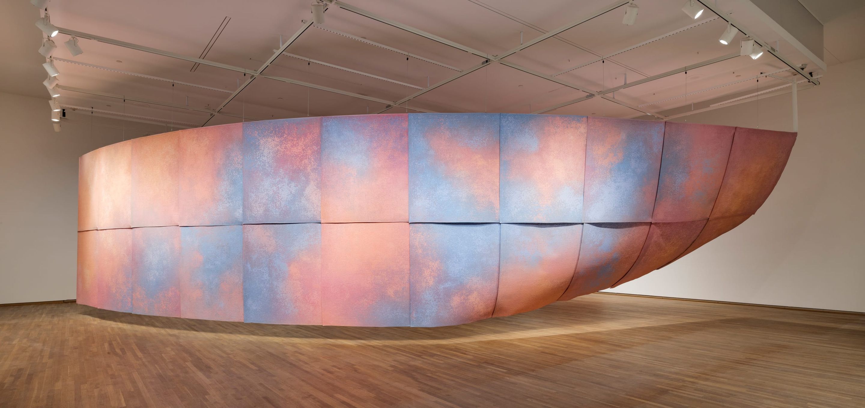 Installation monumentale de Marie-Claire Blais, Lumières déferlantes, présentée au Musée des beaux-arts de Montréal (MBAM).