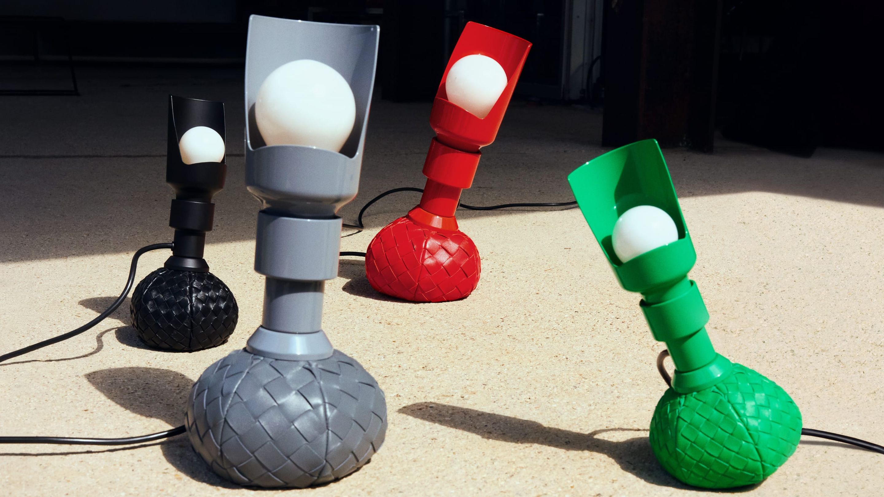 BV_FLOS LAMPS_Adv_sRGB_16x9_imageonly_A05.jpg